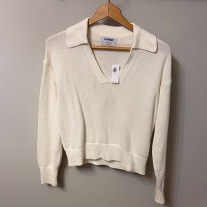 Old Navy Women's V-Neck Cream Sweater